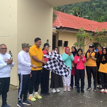 Polres Buru Selatan Laksanakan Giat Jalan Santai Sinegritas TNI - Polri dan Pemerintah Daerah Buru Selatan