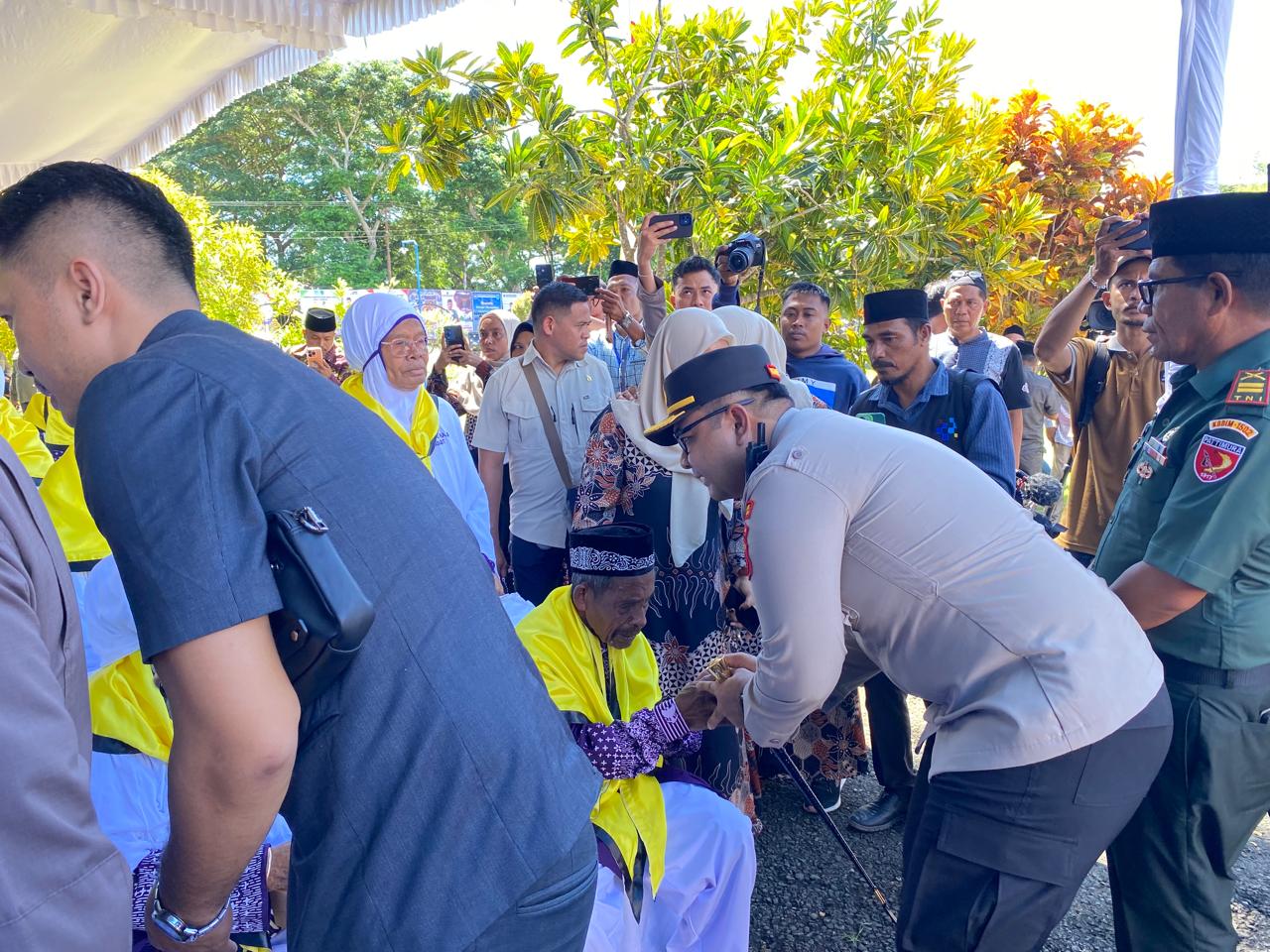 Kapolres SBT Hadiri Pelapasan Jamaah Haji SBT