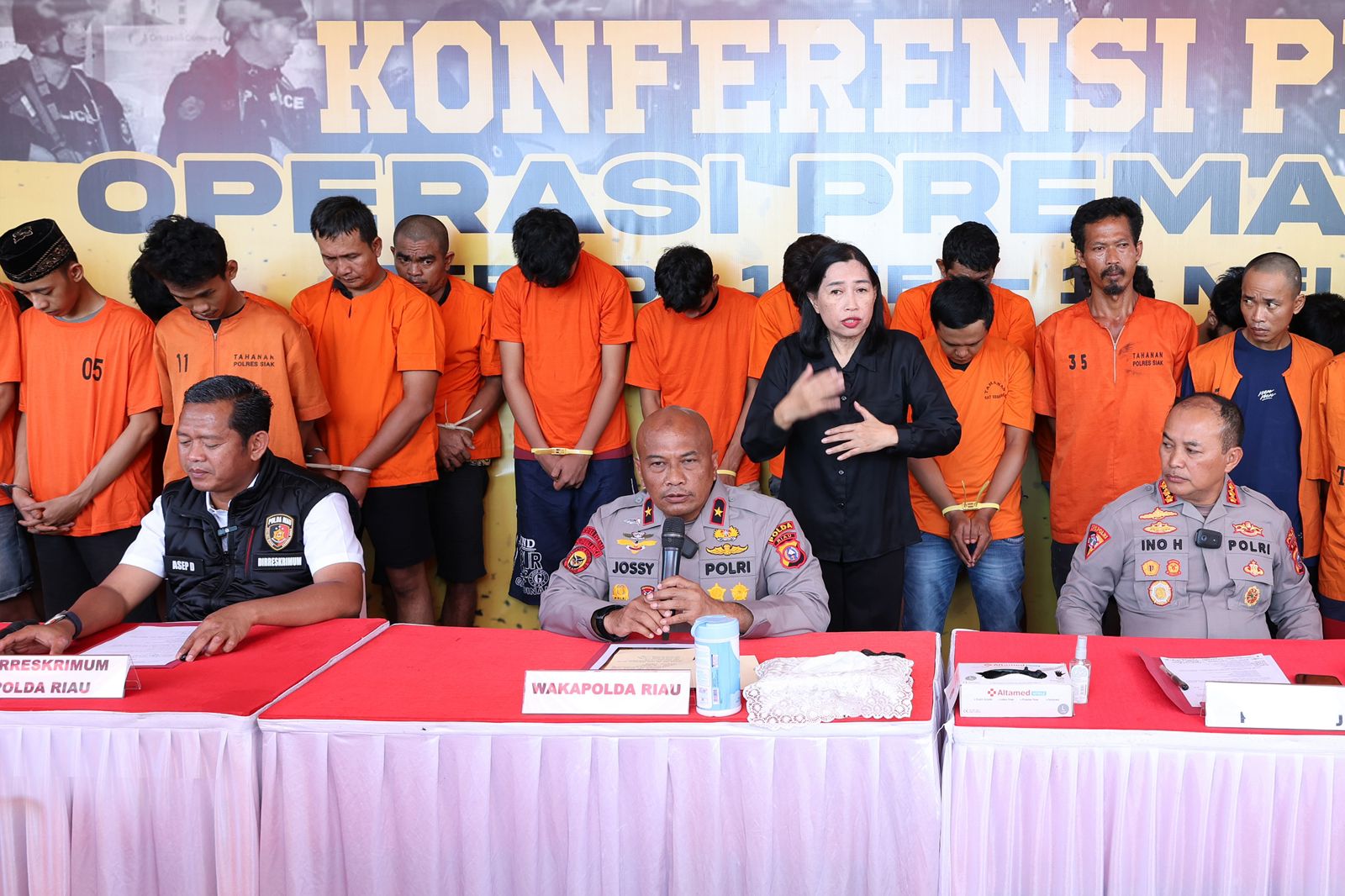 Polda Riau Konferensi Pers Pengungkapan Kasus Premanisme/Kejahatan Jalanan Hasil Operasi Pekat Lancang Kuning 2025