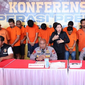 Polda Riau Konferensi Pers Pengungkapan Kasus Premanisme/Kejahatan Jalanan Hasil Operasi Pekat Lancang Kuning 2025