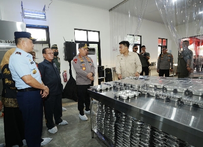 Kapolri Tinjau SPPG Polda Sulsel, Pastikan Kesiapan Dukung Program MBG