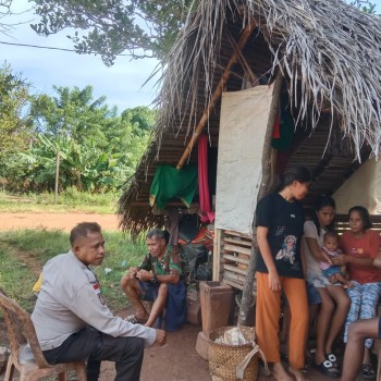 Pererat Kerja Sama Dengan Masyarakat, Bhabinkamtibmas Aipda Jennia Sosialisasi Kamtibmas
