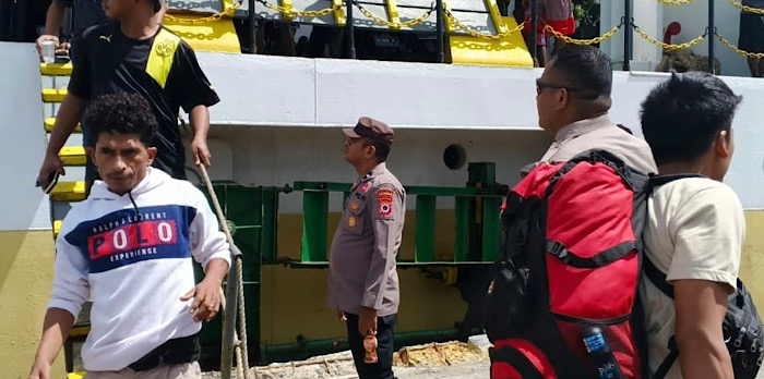 Amankan area pelabuhan, KP3 Polsek Tansel berikan pelayanan prima bagi aktivitas Penumpang