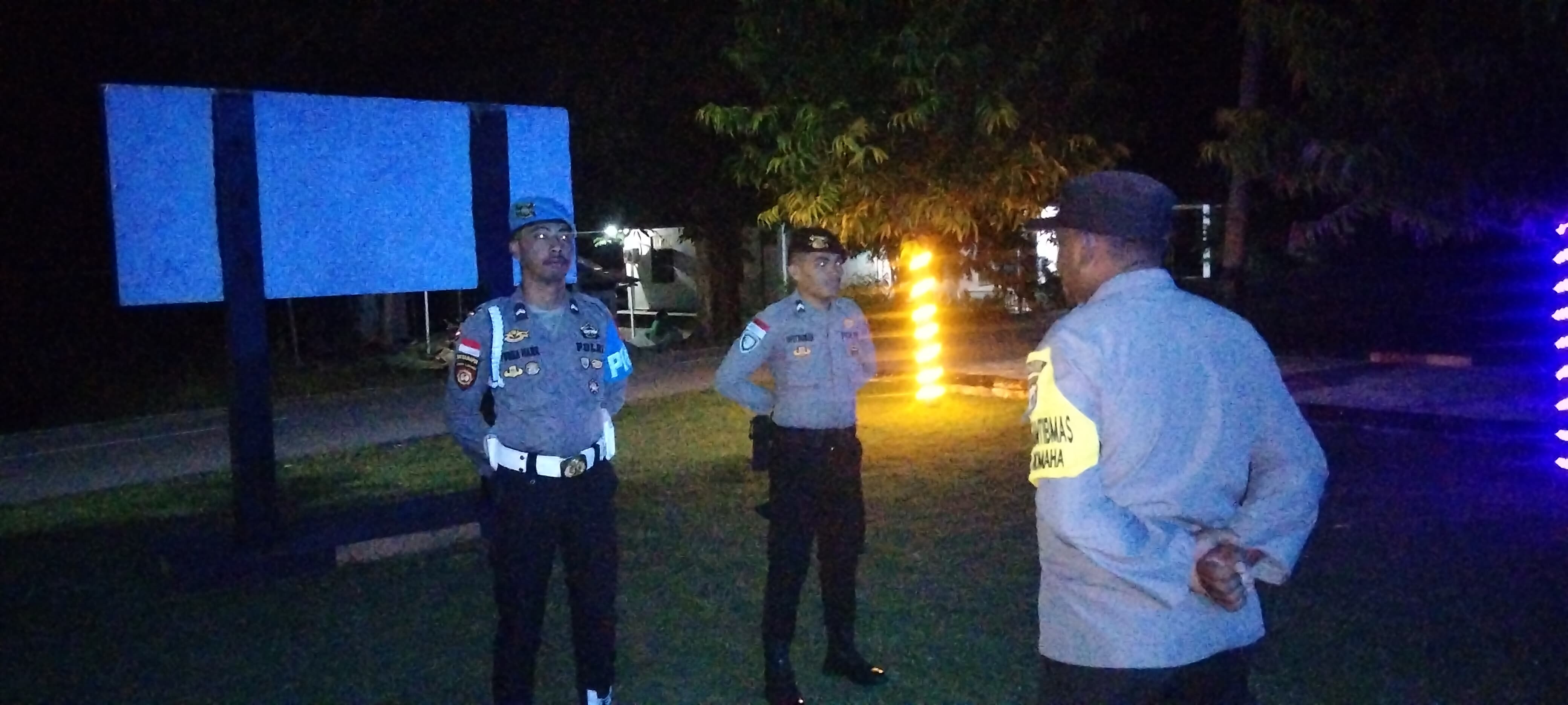 Polsek Kisar Gelar Patroli Malam, Himbau Warga Pelihara Stabilitas Kamtibmas