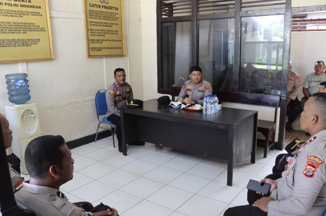 Kapolres SBB Monitoring Kamtibmas di Polsek Piru, Jalin Sinergitas dengan Koramil