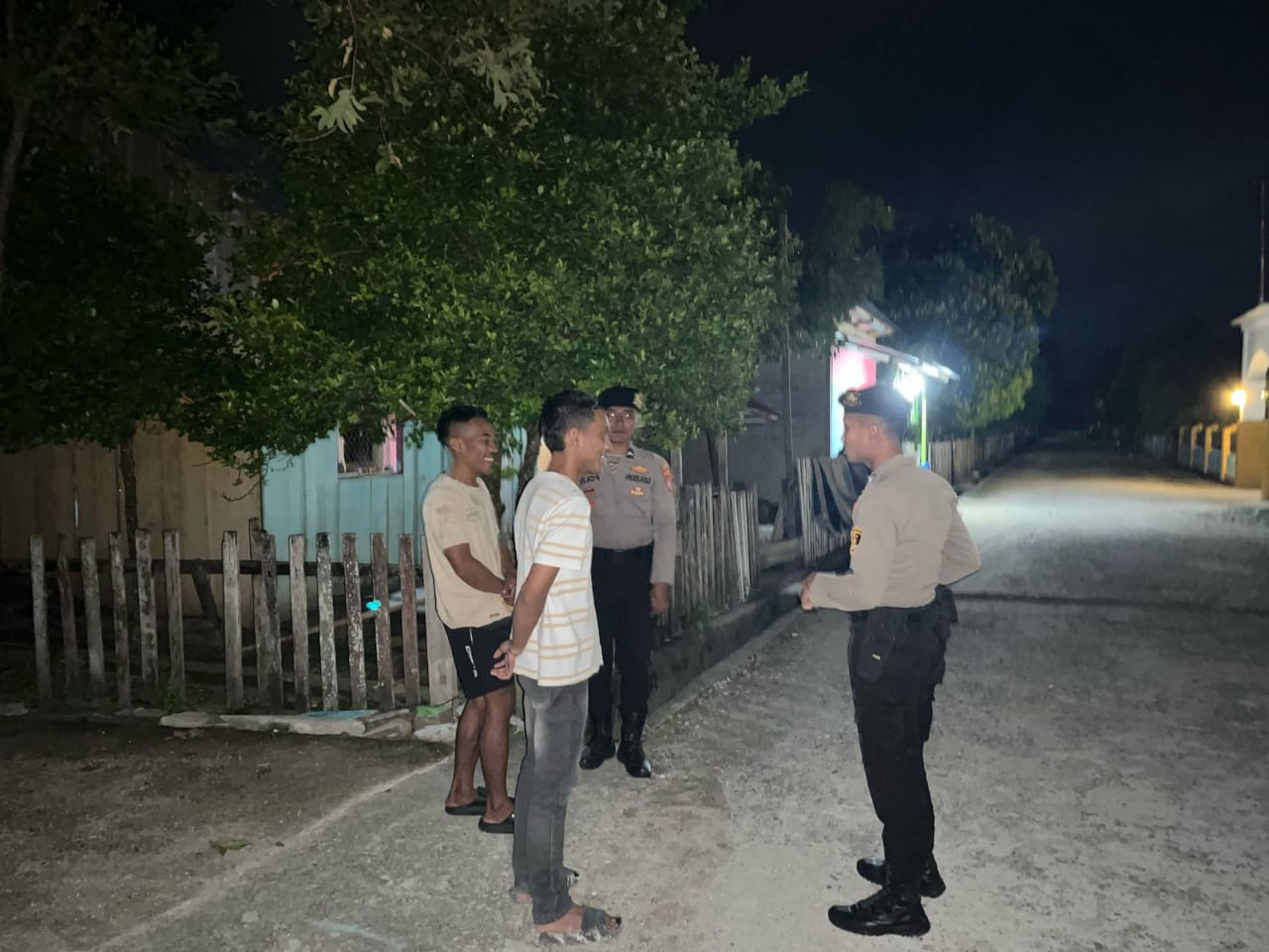 Patroli Sambang Warga Malam Hari Polsek Kepala madan, Ciptakan Kondusifitas Kamtibmas.