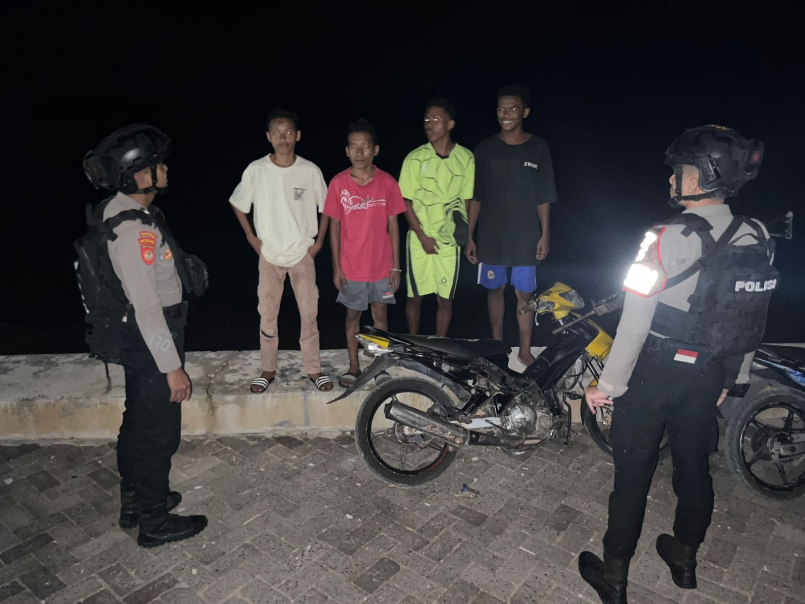 PATROLI SATUAN SAMAPTA, CIPTAKAN SITUASI KONDUSIF TERKENDALI DI WILAYAH HUKUM POLRES KEPULAUAN ARU