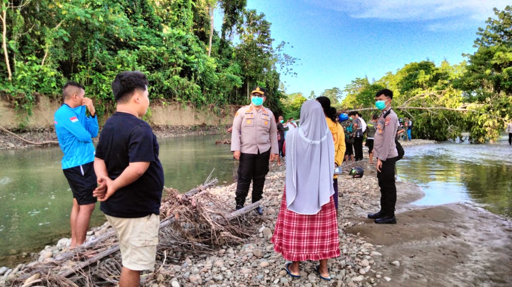 Tanggap Cepat, Kapolres SBT Pimpin Olah TKP Penemuan Mayat di Sungai Waifufa