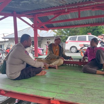 Bhabinkamtibmas Negeri Tamilouw AIPDA Rahman Paukoma, S.H Kembali Melaksanakan Patroli