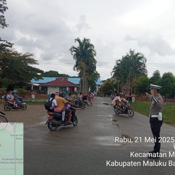Satuan Lantas Polres MBD Maksimalkan Gatur Jalan, Disiplinkan Warga Patuhi Aturan Berlalu Lintas
