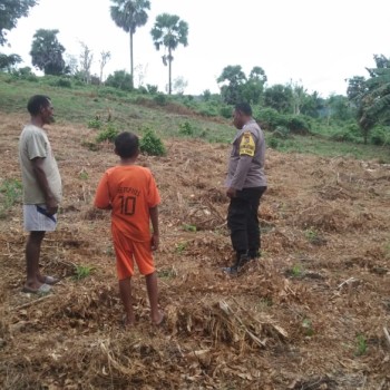 Bhabinkamtibmas Desa Nomaha Ingatkan Warga Dukung Program Ketahanan Pangan