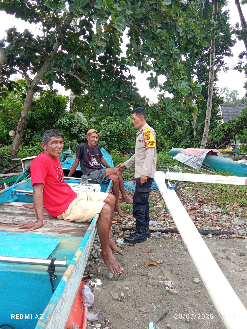 Polsek Leitimur Selatan Laksanakan Patroli Rutin, Warga Dihimbau Waspadai Cuaca Ekstrem
