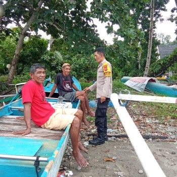 Polsek Leitimur Selatan Laksanakan Patroli Rutin, Warga Dihimbau Waspadai Cuaca Ekstrem
