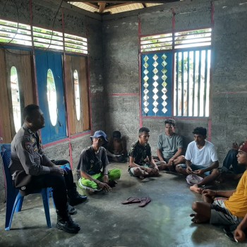 Bhabinkamtibmas Sambang DDS ke Warga Binaannya Untuk Wujudkan Kamtibmas yang Kondusif.