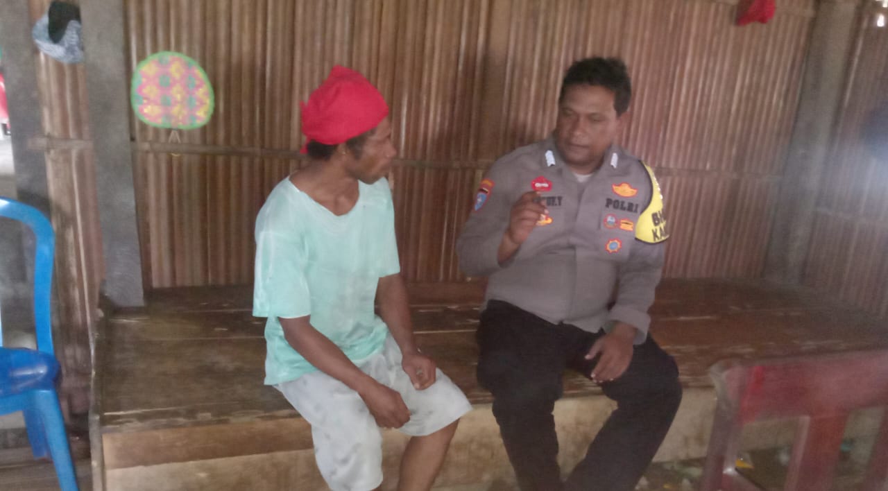 Kembali Bhabinkamtibmas BRIPKA M. Yusuf Yanwarin Laksanakan Door to Door System ( DDS )