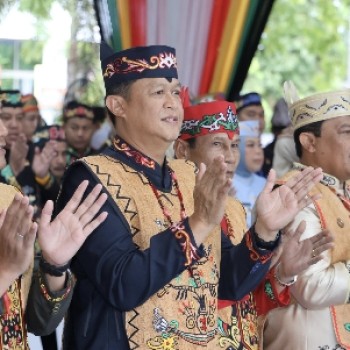 Peringatan HUT Kalteng ke-68, Kapolda Kalteng Terima Penghargaan dari Gubernur Atas Pengungkapan Narkoba di Wilayah Lamandau