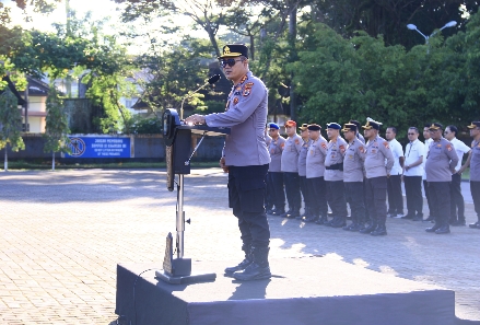 Pimpin Apel Gabungan Polda Maluku, Kabid Humas: Setiap Personel Polri Mengemban Fungsi Kehumasan