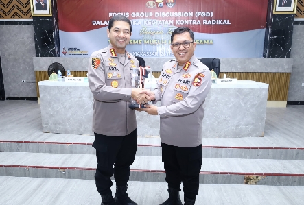 Divhumas Polri Gelar FGD Kontra Radikal: “Terorisme adalah Musuh Kita Bersama” di Polrestabes Makassar