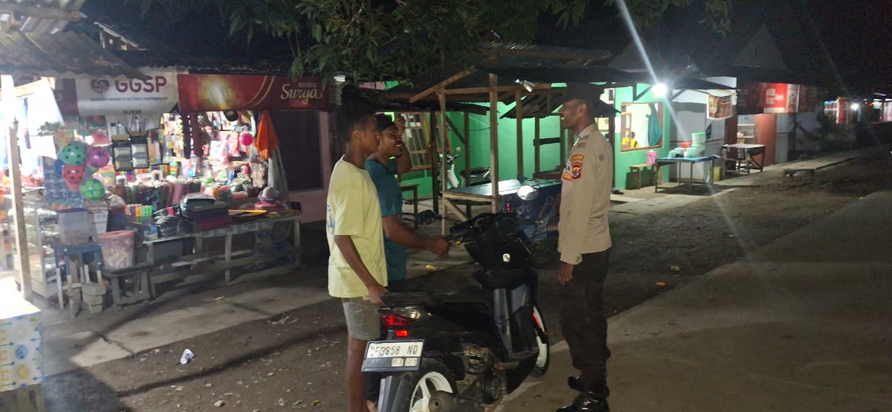 Polsek Taniwel Melaksanakan Patroli Malam Hari Ciptakan Rasa Aman.