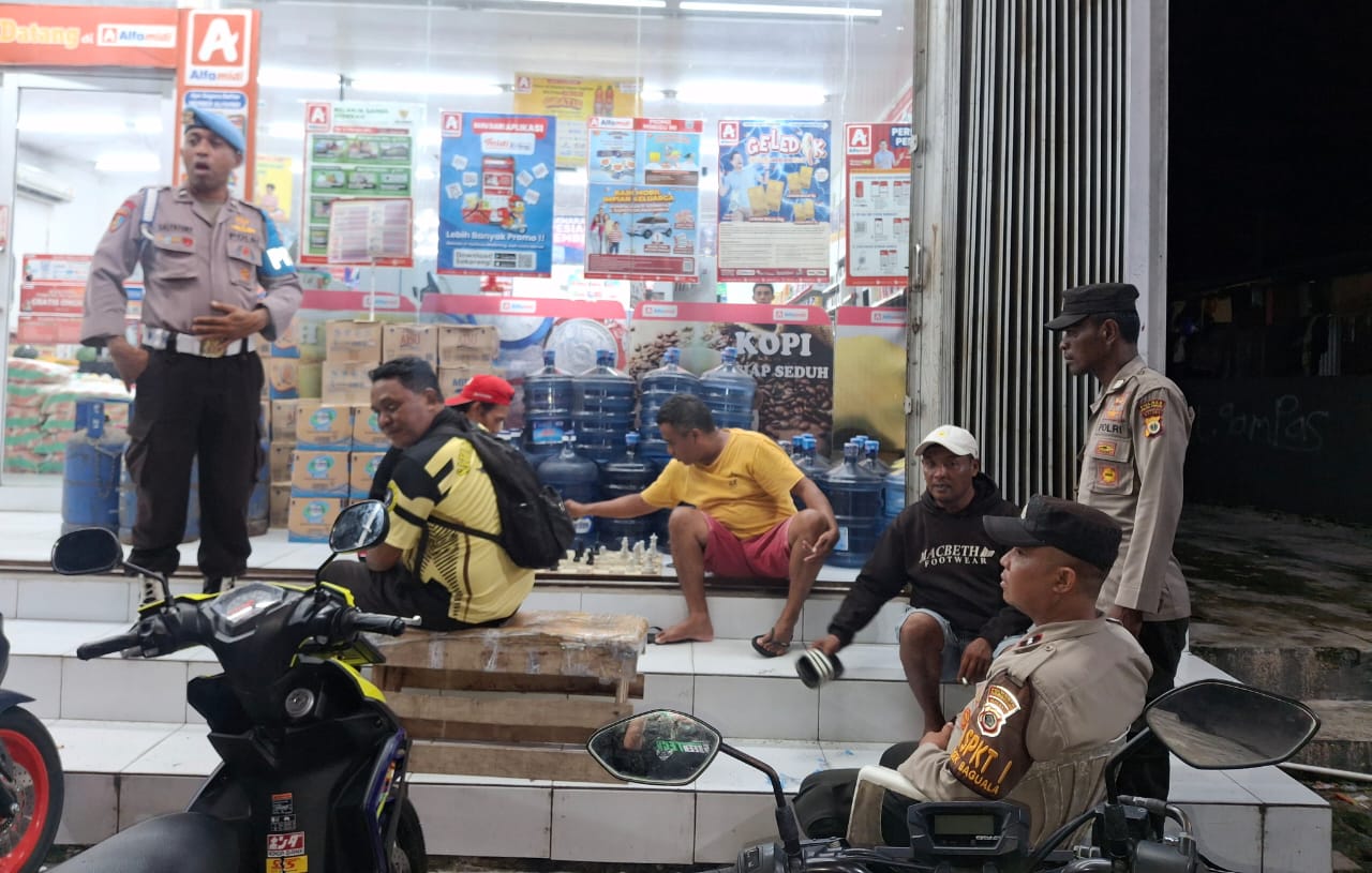 POLSEK BAGUALA GELAR PATROLI CIPTA KONDISI ANTISIPASI GANGGUAN KAMTIBMAS DI WILKUMNYA