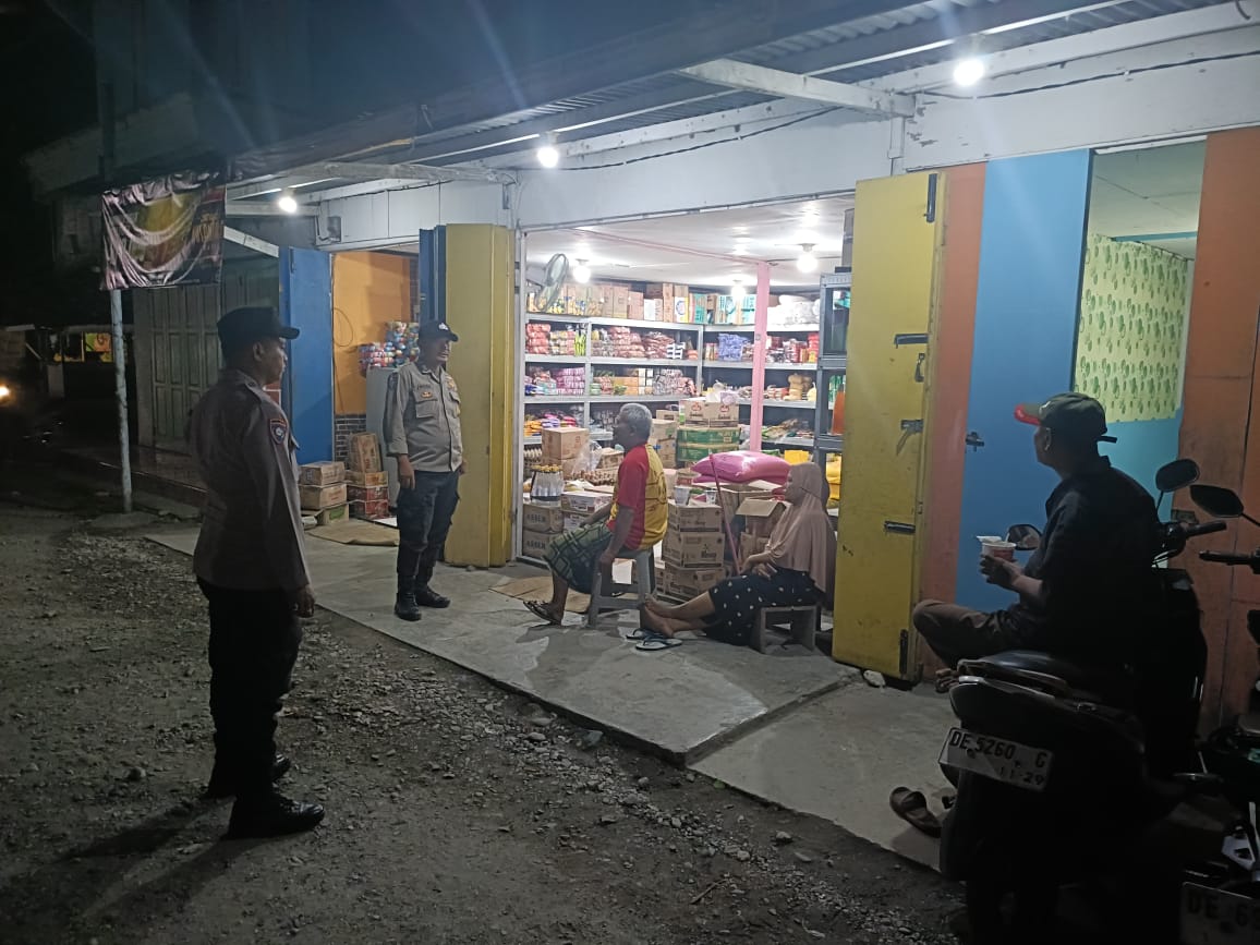 Polsek Waisarisa Melaksanakan Patroli Malam Antisipasi Kriminalitas dan Gangguan Kamtibmas