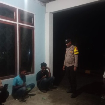 Bhabinkamtibmas Polsek Waesama Sampaikan Himbauan Tentang Bahaya Judi Online Kepada Masyarakat