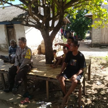 Bhabinkamtibmas Bripka Hendra Arahkan Warga Ciptakan Situasi Yang Aman