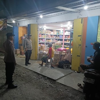 Polsek Waisarisa Melaksanakan Patroli Malam Antisipasi Kriminalitas dan Gangguan Kamtibmas