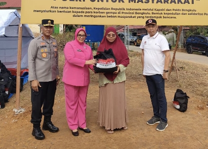 Kapolri Kirim Bantuan 5.000 Paket Sembako untuk Korban Gempa Bumi di Bengkulu