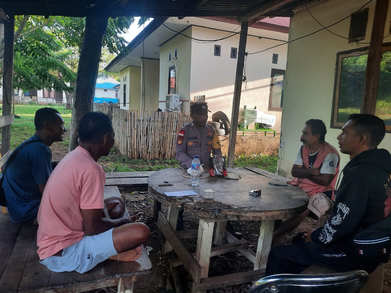 Melalui Jumat Curhat Polsek Wetar Minta Partisipasi Warga Jaga Kamtibmas