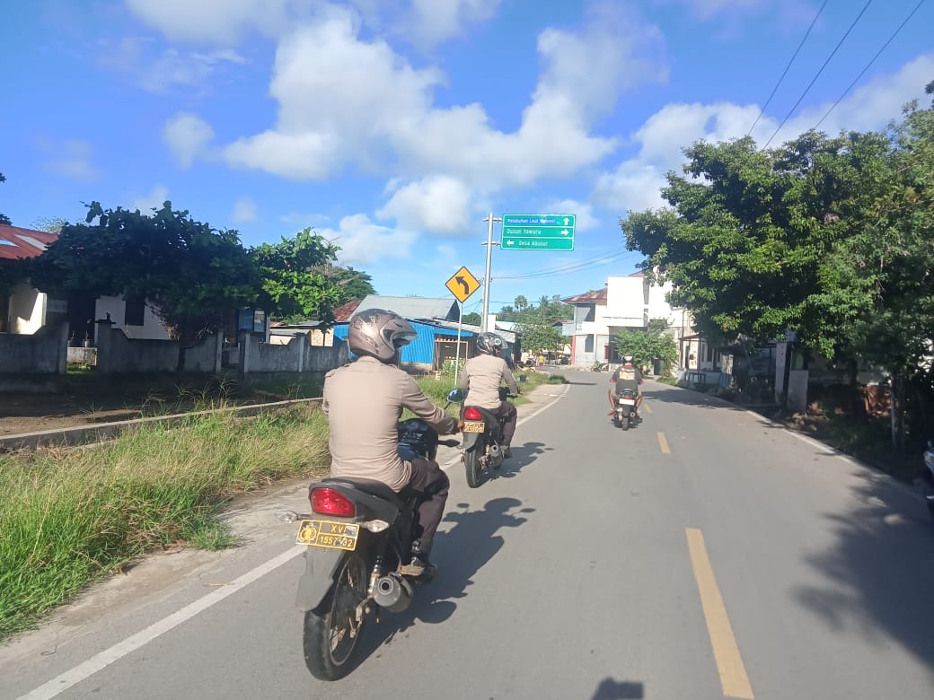 Polsek Kisar Gelar Patroli, Pantau Aktifitas Masyarakat Wujudkan Stabilitas Kamtibmas