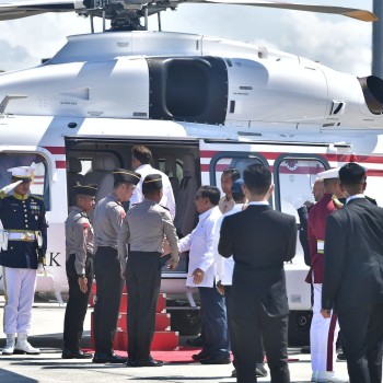 Helikopter AW 189 Polri Melaksanakan Pelayanan Penerbangan Kepresidenan untuk Presiden RI dan Presiden Perancis dengan Sukses