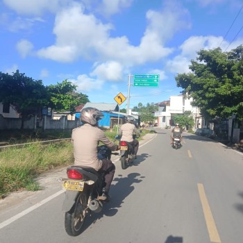 Polsek Kisar Gelar Patroli, Pantau Aktifitas Masyarakat Wujudkan Stabilitas Kamtibmas