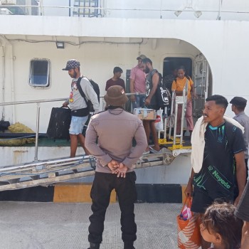 KPPP Polsek Wetar Lakukan Pengamanan  di Pelabuhan Laut Lerokis