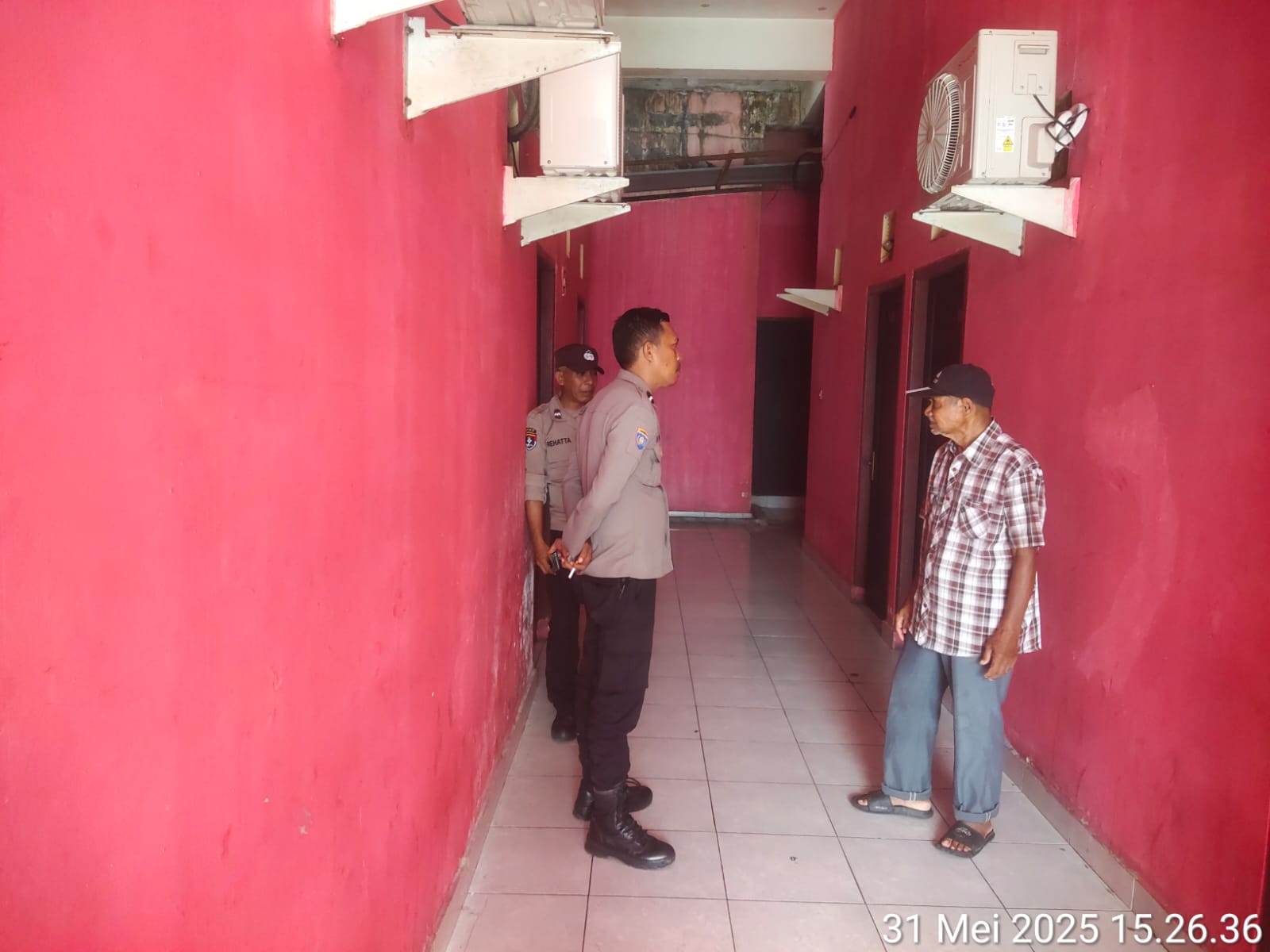 Polsek Sirimau Gencarkan Patroli Jalan Kaki untuk Tekan Premanisme dan Pungli di Kota Ambon