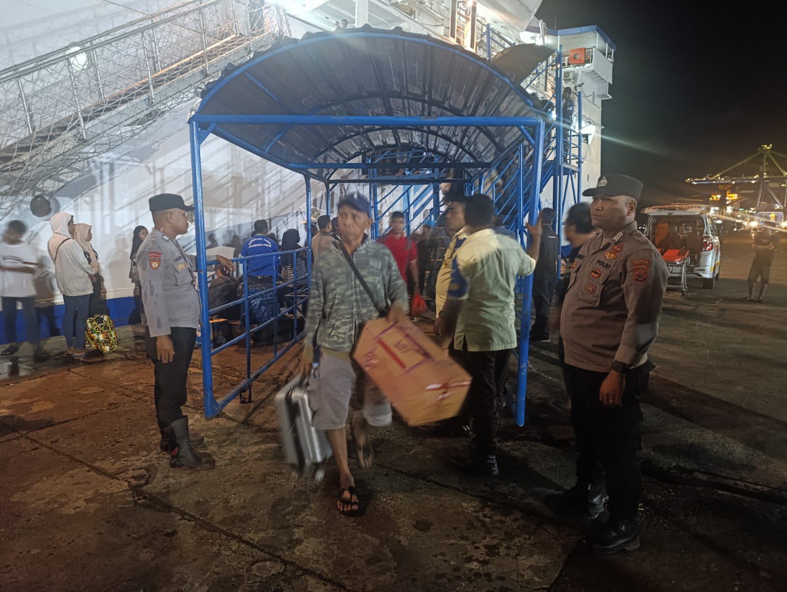 Polsek KPYS Gelar Razia di Pelabuhan Yos Sudarso Ambon Jelang Keberangkatan KM. Leuser