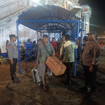 Polsek KPYS Gelar Razia di Pelabuhan Yos Sudarso Ambon Jelang Keberangkatan KM. Leuser