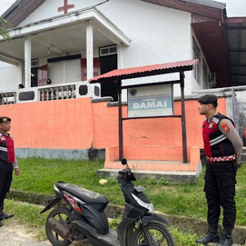 Patroli dan pengamanan di sejumlah Gereja, Sat Samapta Polres Kepulauan Tanimbar hadir beri rasa aman