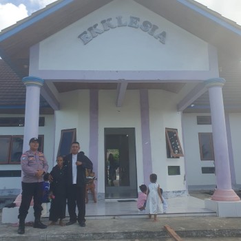 Polsek Serwaru Gelar Pengamanan Ibadah, Ciptakan Rasa Aman bagi Jemaat Saat Beribadah