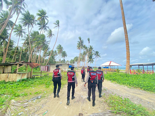 Patroli objek Wisata, Sat Samapta Polres Kepulauan Tanimbar pastikan keamanan Masyarakat