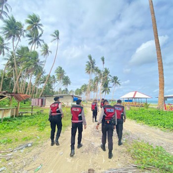 Patroli objek Wisata, Sat Samapta Polres Kepulauan Tanimbar pastikan keamanan Masyarakat