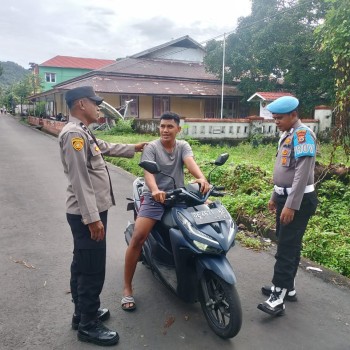 Kembali Personil Polsek Banda Neira Tingkatkan Kamtibmas Melalui Colling Sistem