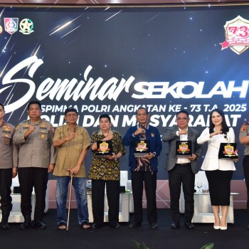 Seminar 'Polisi dan Masyarakat' Sespimma Lemdiklat Polri Angkatan 73 Raih Rekor MURI