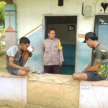 Bhabinkamtibmas Bripka Hendra Sambangi Warga Desa Elo, Minta Partisipasi Jaga Kamtibmas