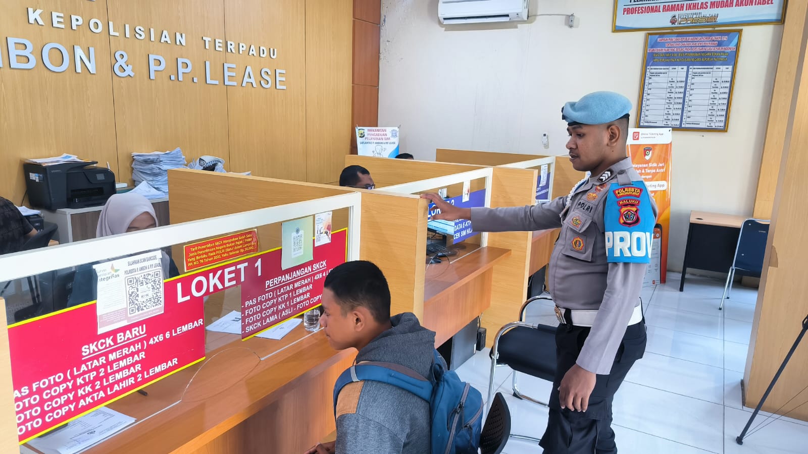 Propam Polresta Ambon Tinjau Pelayanan Publik pada SPKT Polresta Ambon