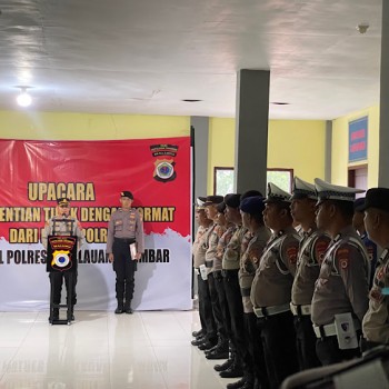Secara in absentia, Kapolres Kepulauan Tanimbar pimpin upacara PTDH dua Personel