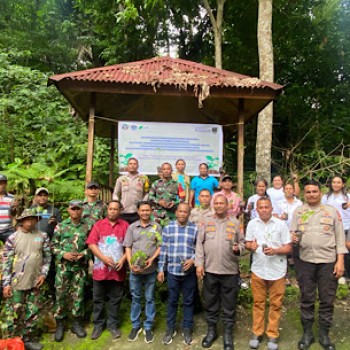 Wakili Kapolres, Wakapolres Kepulauan Tanimbar hadiri aksi penanaman pohon