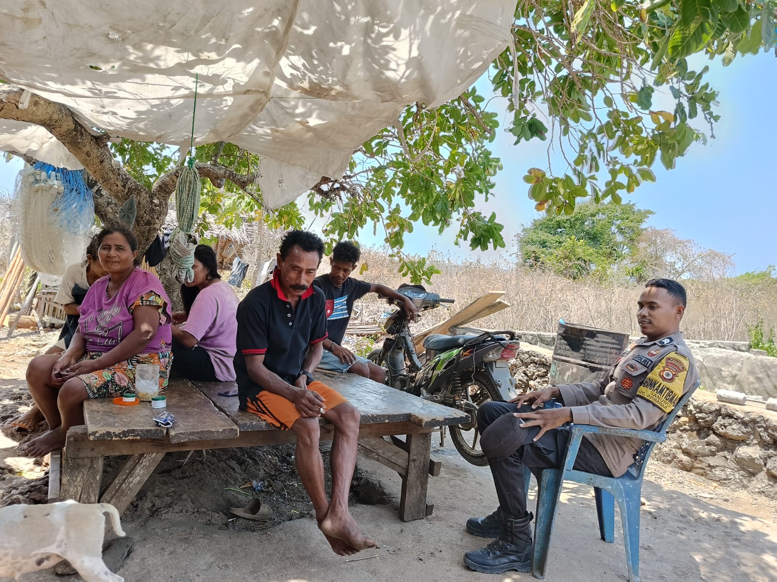 Bhabinkamtibmas Briptu Afandy Ajak Warga Desa Mahaleta Jaga Kamtibmas