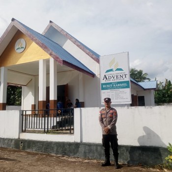 Personil Polsek Serwaru Hadir Berikan Rasa Aman, Makmurkan Tempat Ibadah