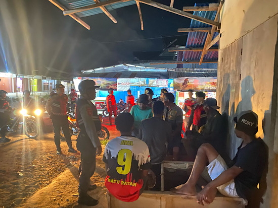 Sat Samapta Polres Kepulauan Tanimbar intensifkan patroli, pantau situasi di malam Minggu